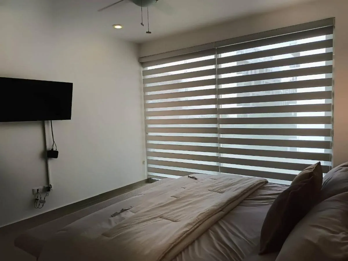Apartment One Bedroom, Great Location Steps From The Beachh, Beautiful Roof Top View Playa del Carmen Mexico