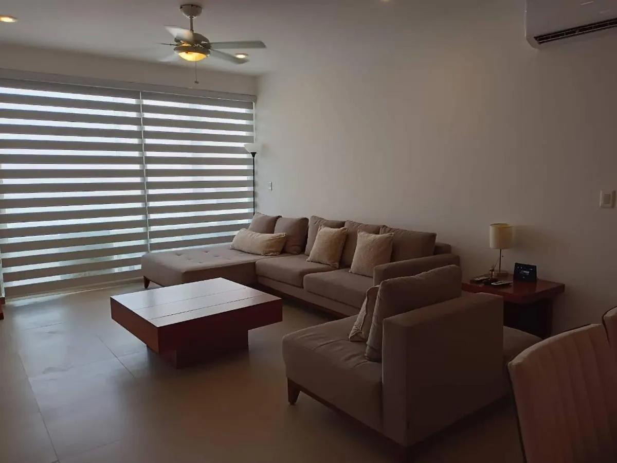 One Bedroom, Great Location Steps From The Beachh, Beautiful Roof Top View Playa del Carmen 0*,  Mexico